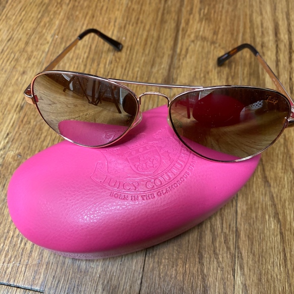 Juicy Couture Accessories - Juicy Couture Aviators